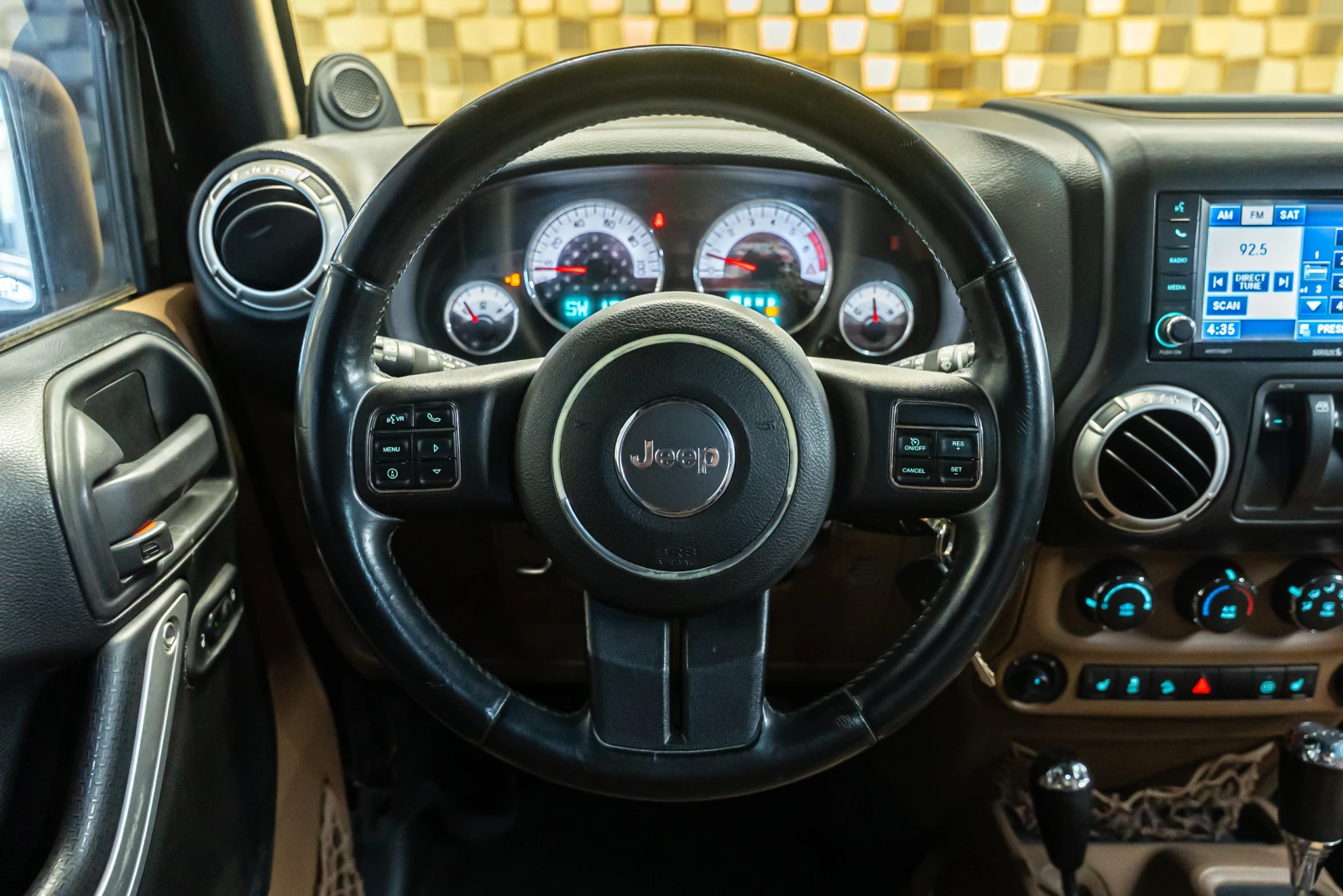 Jeep Wrangler 3.6i Sahara, снимка 13 - Автомобили и джипове - 54565474