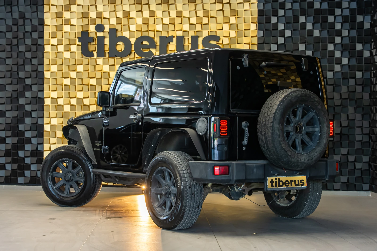 Jeep Wrangler 3.6i Sahara, снимка 2 - Автомобили и джипове - 54565474