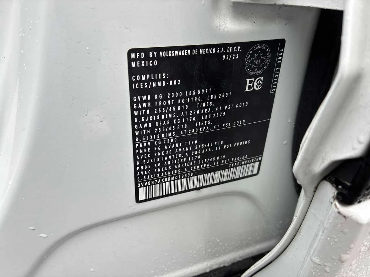 VW Tiguan  R Line Black / КЛИП НА МОТОРА / АВТОКРЕДИТ , снимка 11 - Автомобили и джипове - 54775523