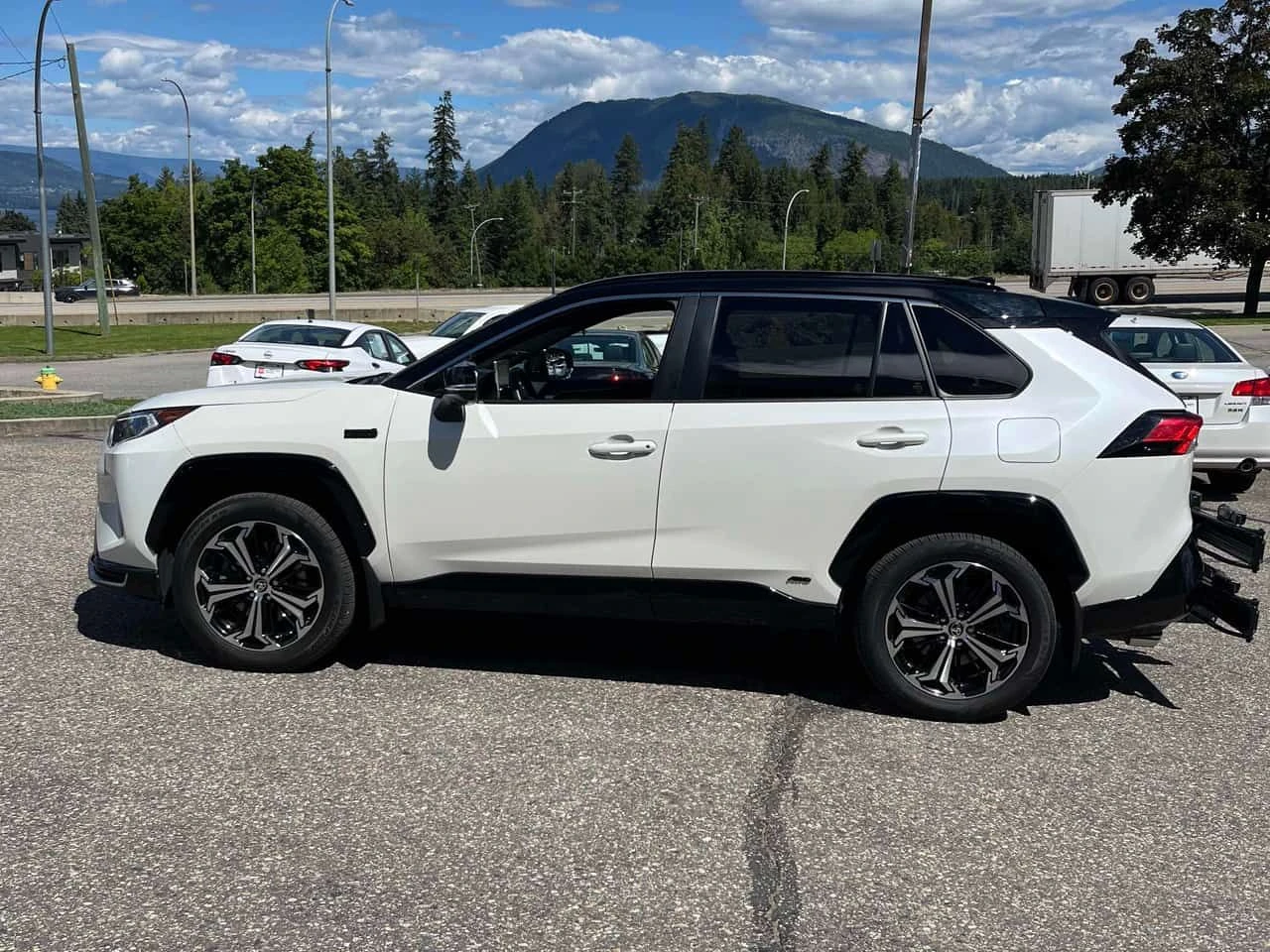 Toyota Rav4 * AWD * CARFAX * ОПЦИЯ ЗА ФИНАНСИРАНЕ, снимка 2 - Автомобили и джипове - 54949085
