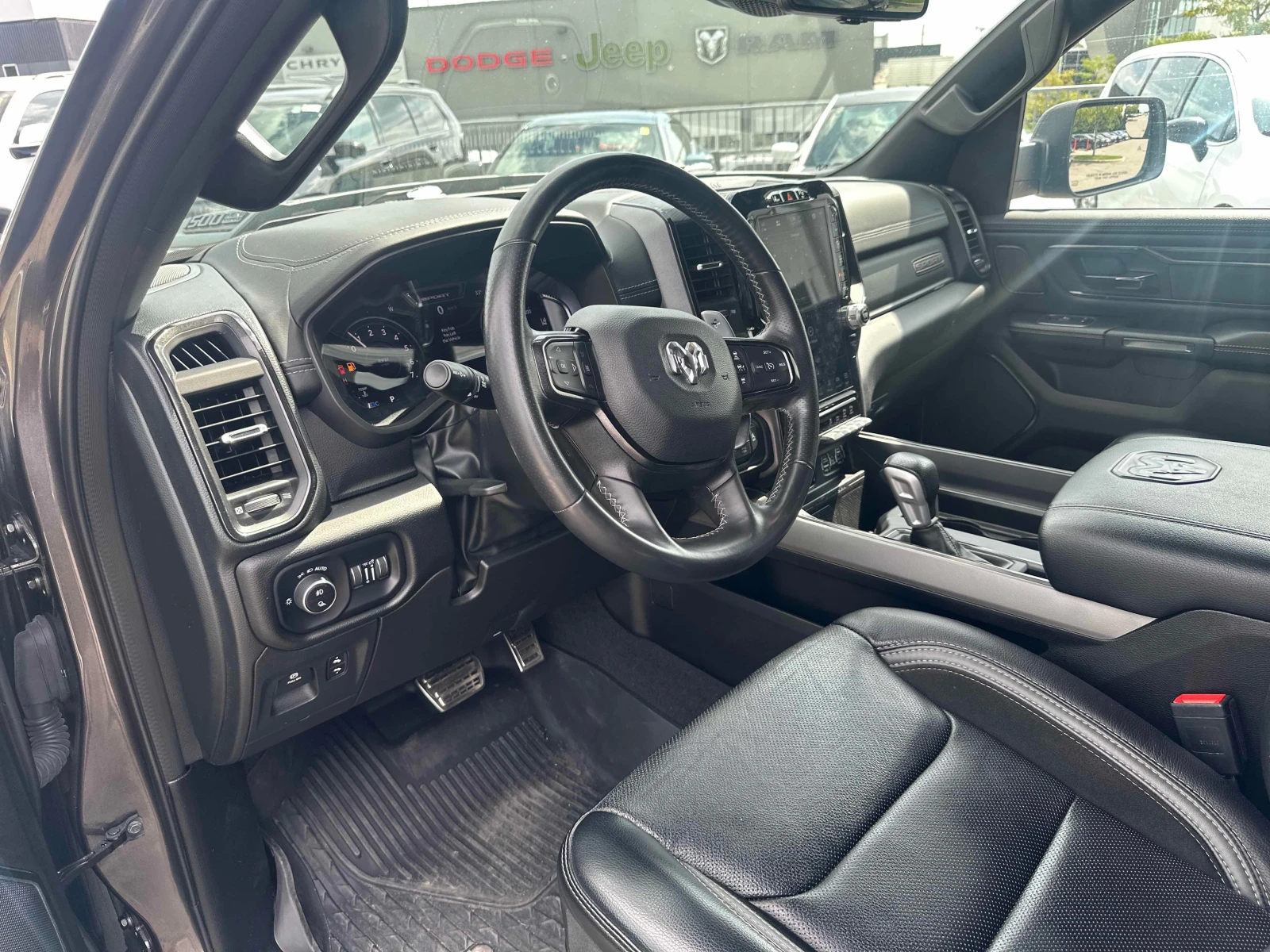 Dodge RAM 1500 Sport / 360 / Carfax / Автокредит, снимка 5 - Автомобили и джипове - 55967444