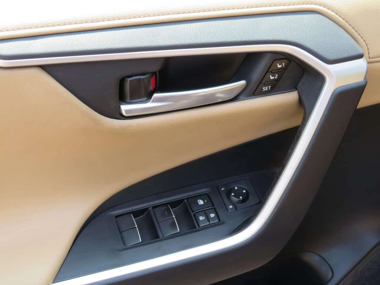Toyota Rav4 * 2.5 Hybrid Hybrid Limited AWD w/Leather Sunroof  | Mobile.bg � ����������� 13