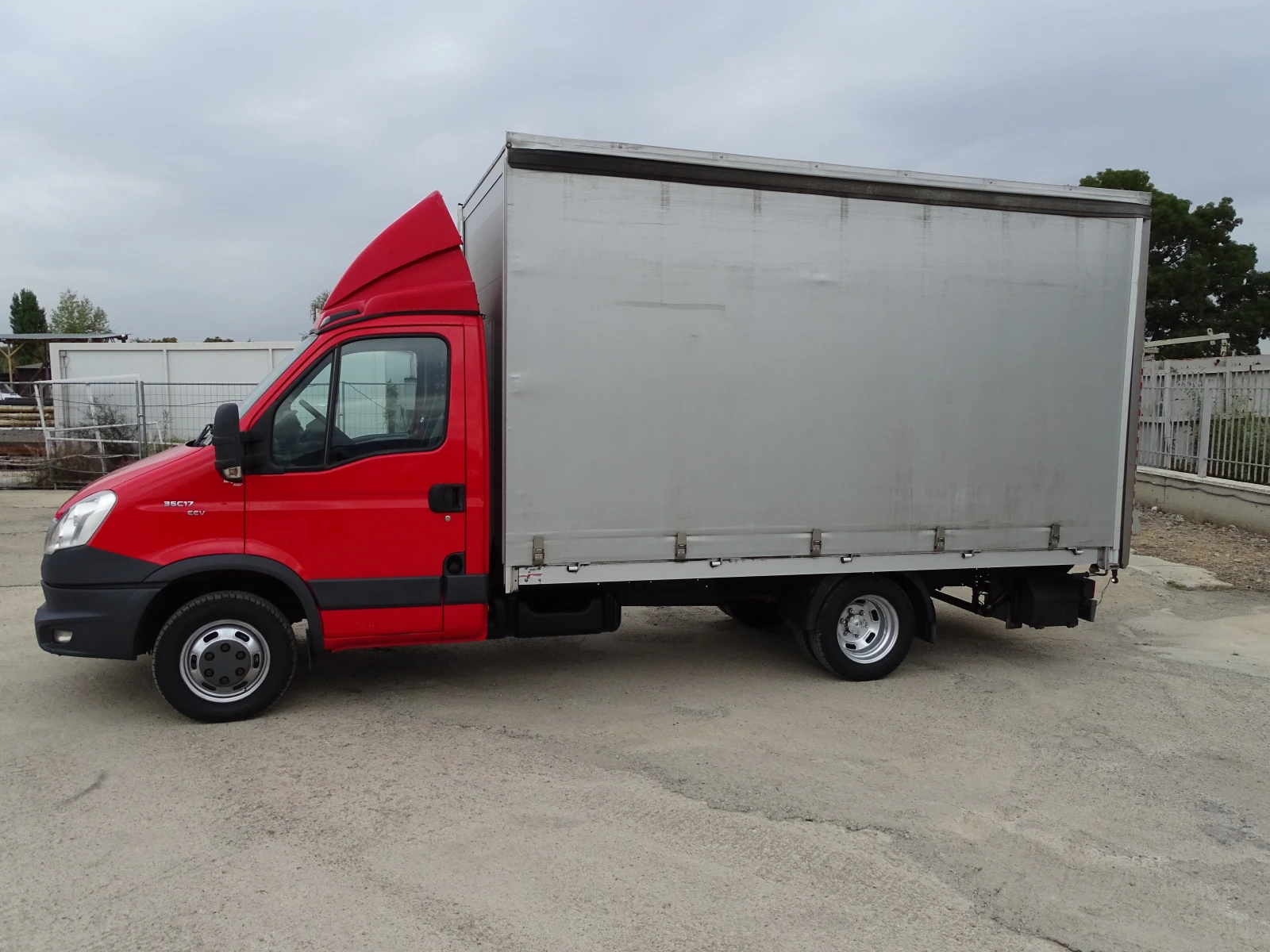 Iveco 35c17 ЩОРА С БОРД * * КЛИМАТИК* * /EURO 5/ 176 529 км, снимка 4 - Бусове и автобуси - 56254732