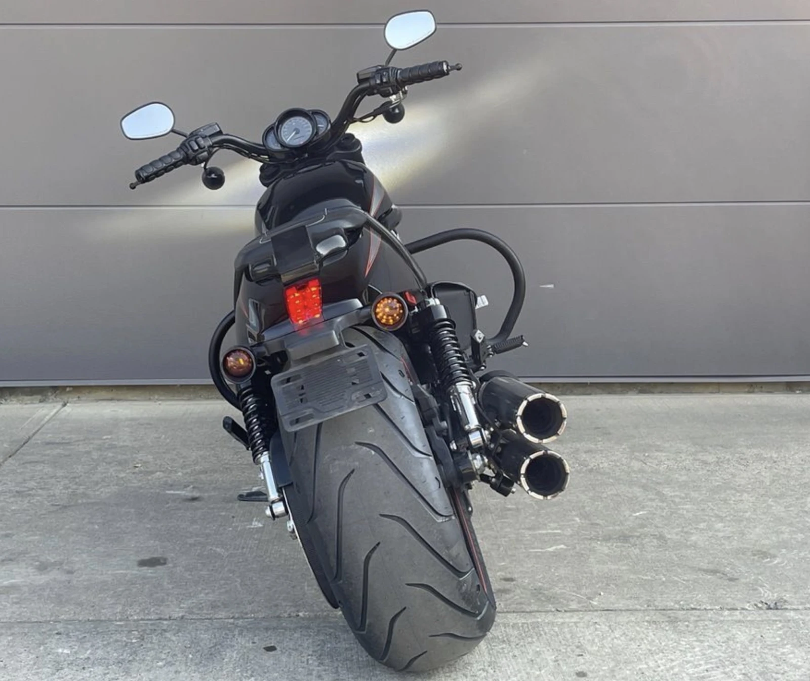 Harley-Davidson V-Rod Night-Rod Special  - изображение 3