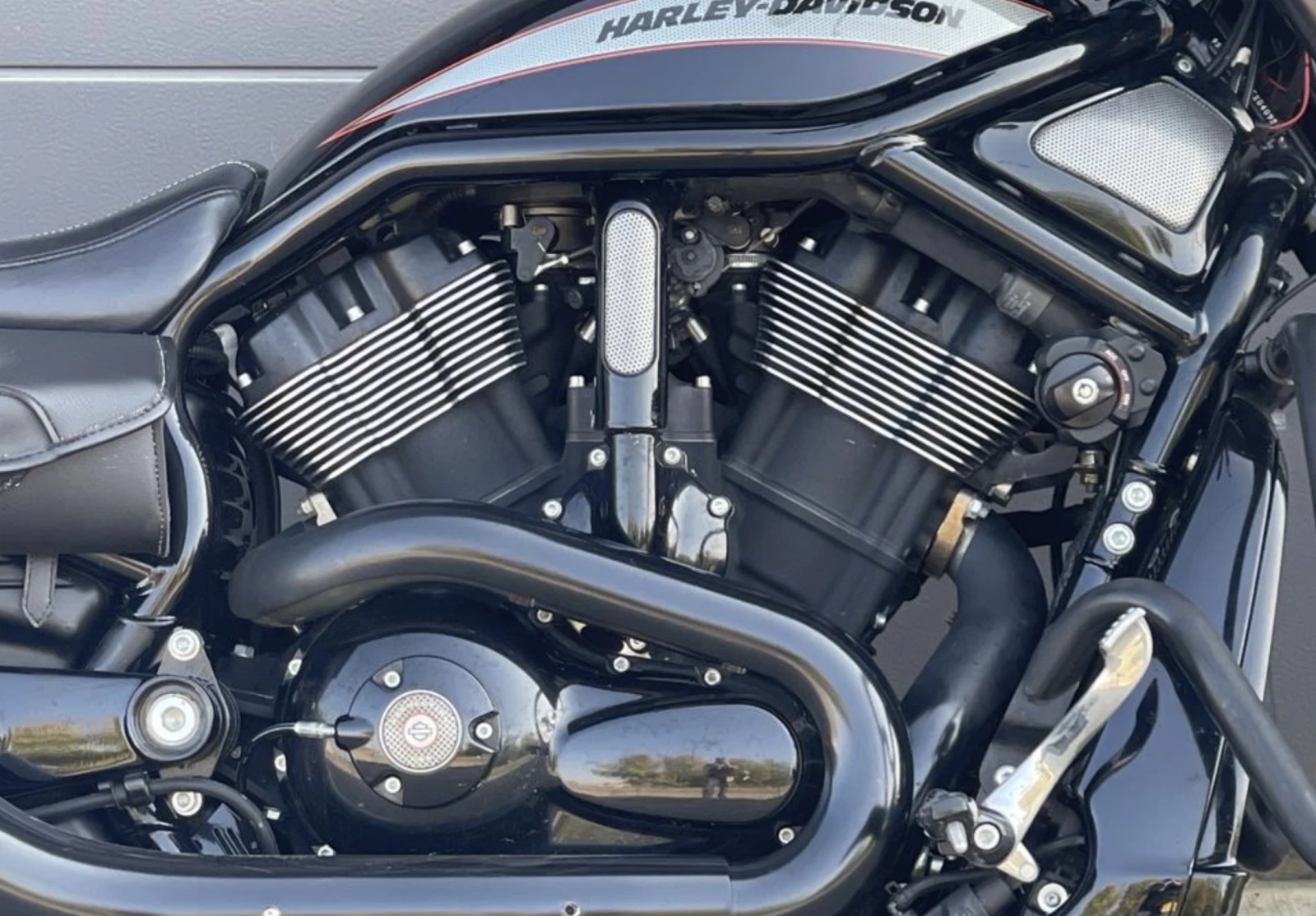 Harley-Davidson V-Rod Night-Rod Special  - изображение 8