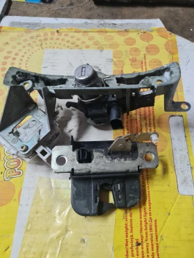 Брава с машинка за заден капак за WV POLO 2005-2008 г.-30 евро, снимка 2 - Части - 39171526