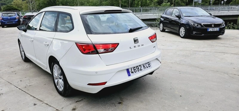 Seat Leon CNG* Заводски метан* Автоматик, снимка 3 - Автомобили и джипове - 45367589