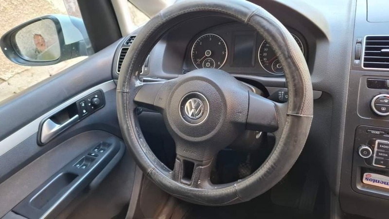 VW Touran 1.6, снимка 5 - Автомобили и джипове - 46287009