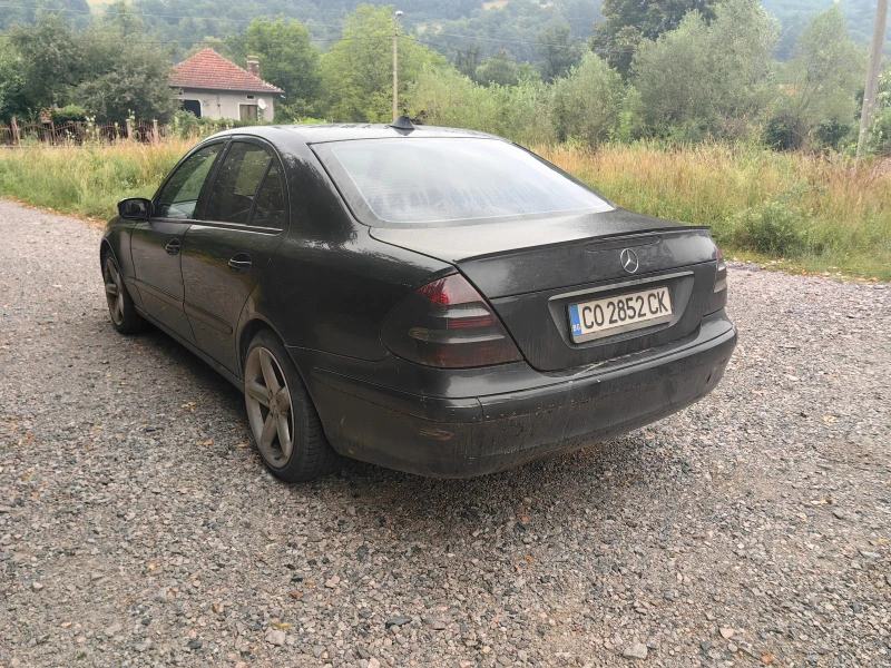 Mercedes-Benz E 200, снимка 3 - Автомобили и джипове - 47088150