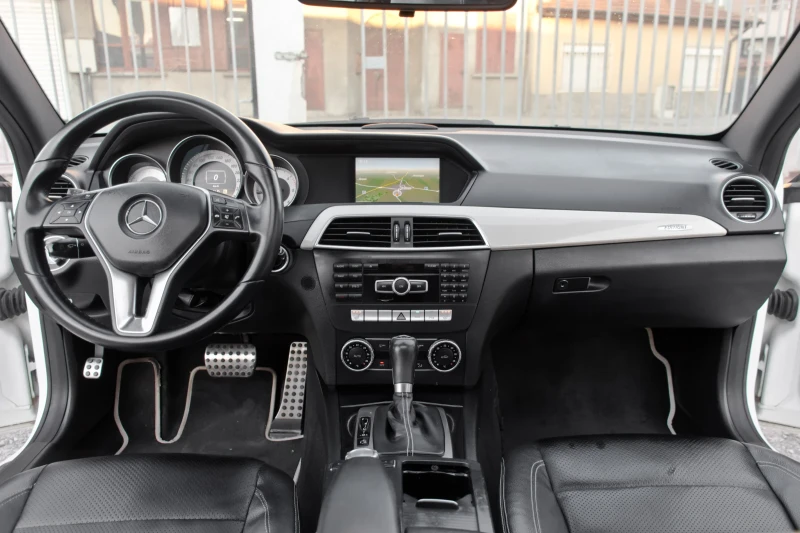 Mercedes-Benz C 220 2.2CDI-PANORAMA-AMG-EDITION1-CAMERA-XENON-FULL-TOP, снимка 12 - Автомобили и джипове - 49577288