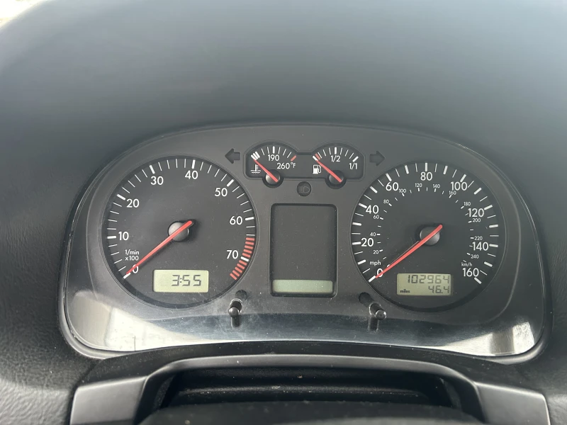 VW Bora 2.0 Бензин Автомат!, снимка 10 - Автомобили и джипове - 52427159