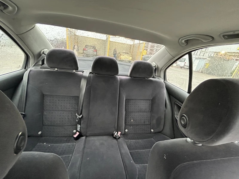 VW Bora 2.0 Бензин Автомат!, снимка 17 - Автомобили и джипове - 52427159