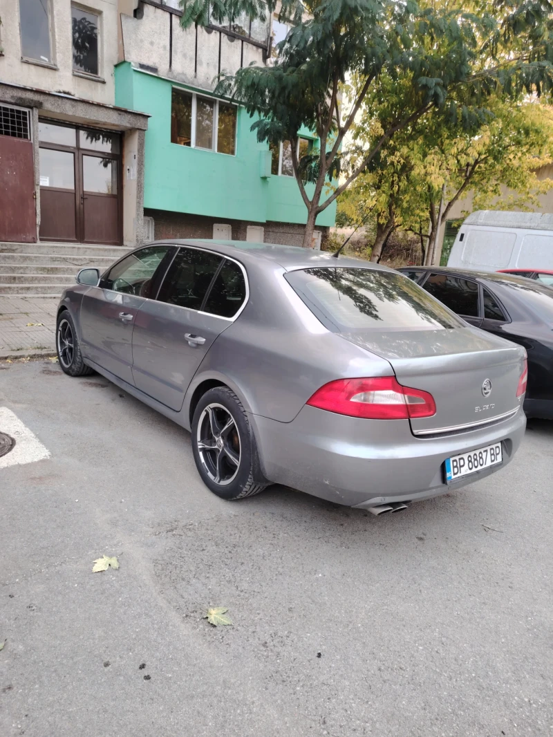 Skoda Superb, снимка 3 - Автомобили и джипове - 52472333