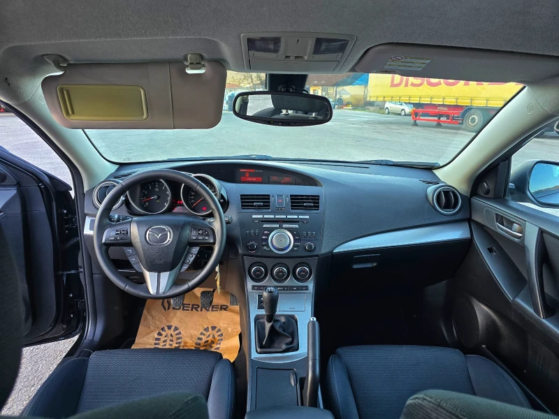 Mazda 3, снимка 8 - Автомобили и джипове - 52473878
