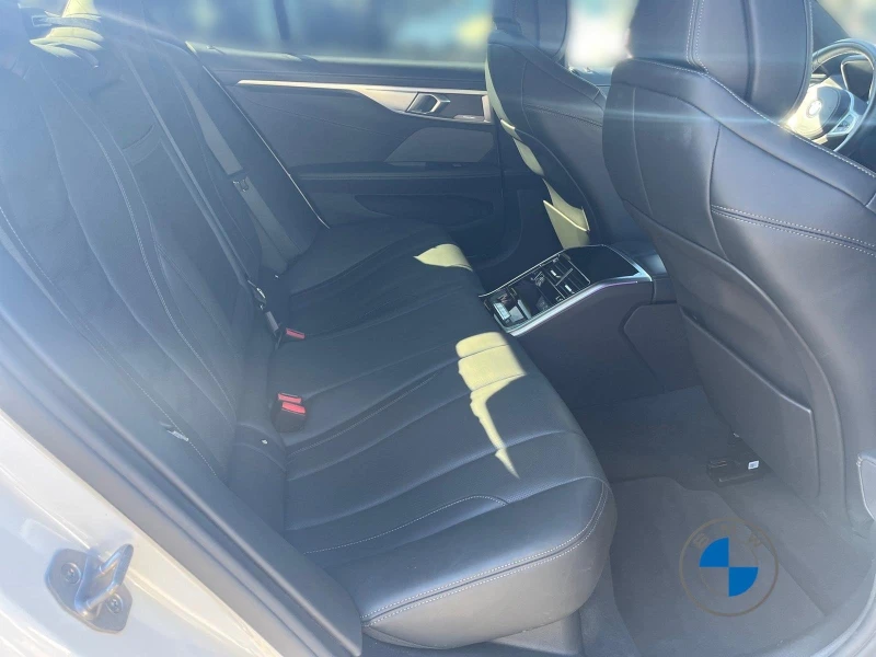 BMW 850 M850i/xDrive/M-SPORT/GRAN COUPE/LASER/H&K/HEAD UP/, снимка 12 - Автомобили и джипове - 52653915