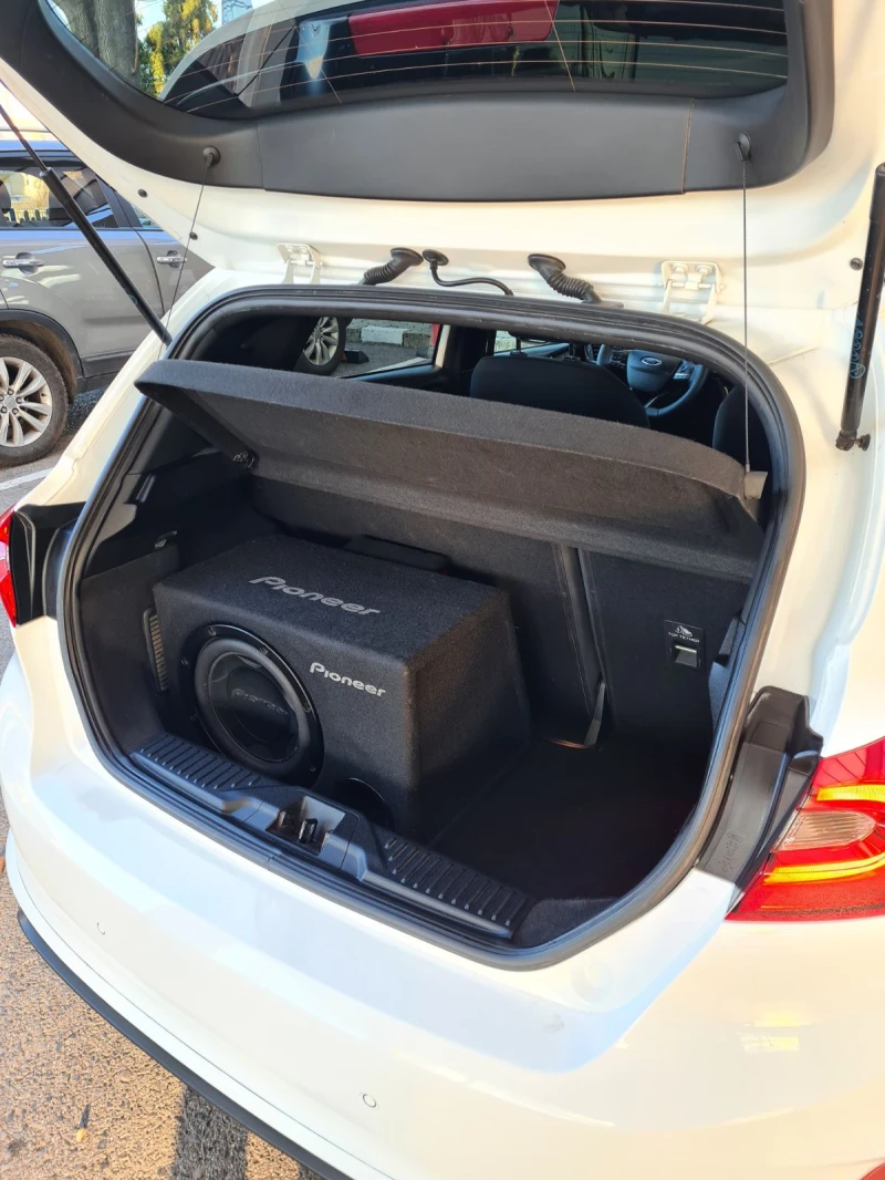 Ford Fiesta ST line, снимка 11 - Автомобили и джипове - 52926060