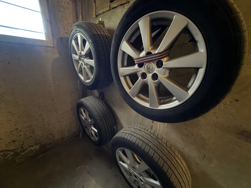 Toyota Avensis, снимка 11 - Автомобили и джипове - 53406174