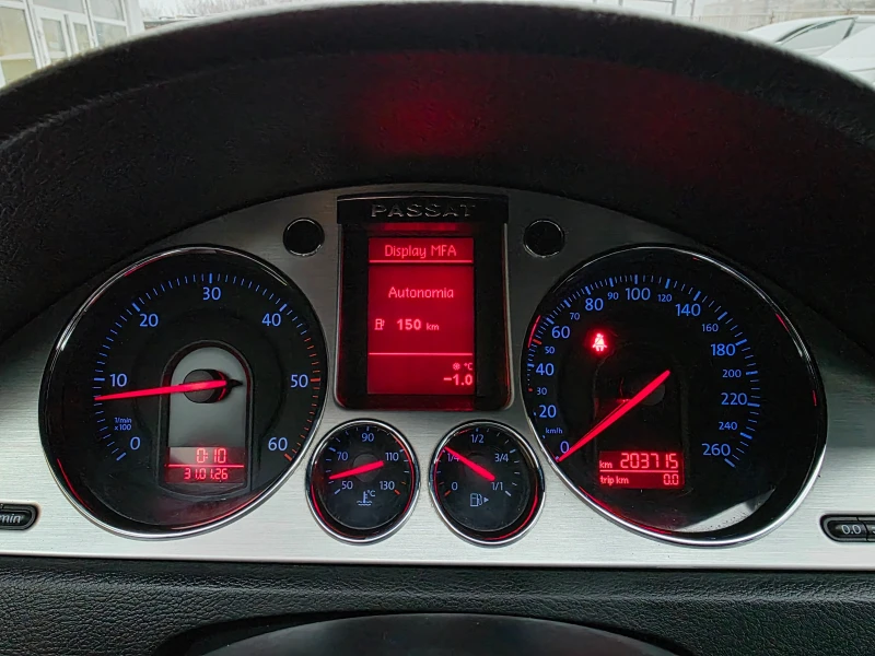 VW Passat 2.0TDI HIGHLINE ITALY, снимка 16 - Автомобили и джипове - 53433100