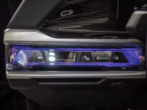 BMW 750 e xDrive M-Sport Pro = NEW = Гаранция - изображение 6