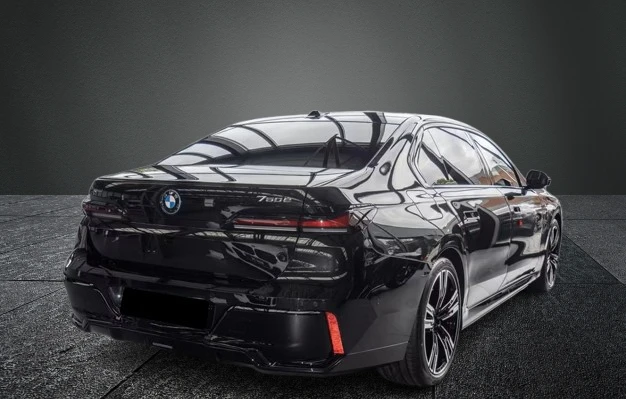 BMW 750 e xDrive M-Sport Pro = NEW = Гаранция - изображение 3