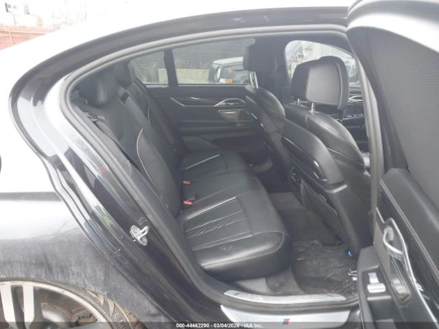 BMW 750 i* XDRIVE* MPACK* DISTRONIC* HEAD-UP* HARMAN/KARDO, снимка 11 - Автомобили и джипове - 54184982