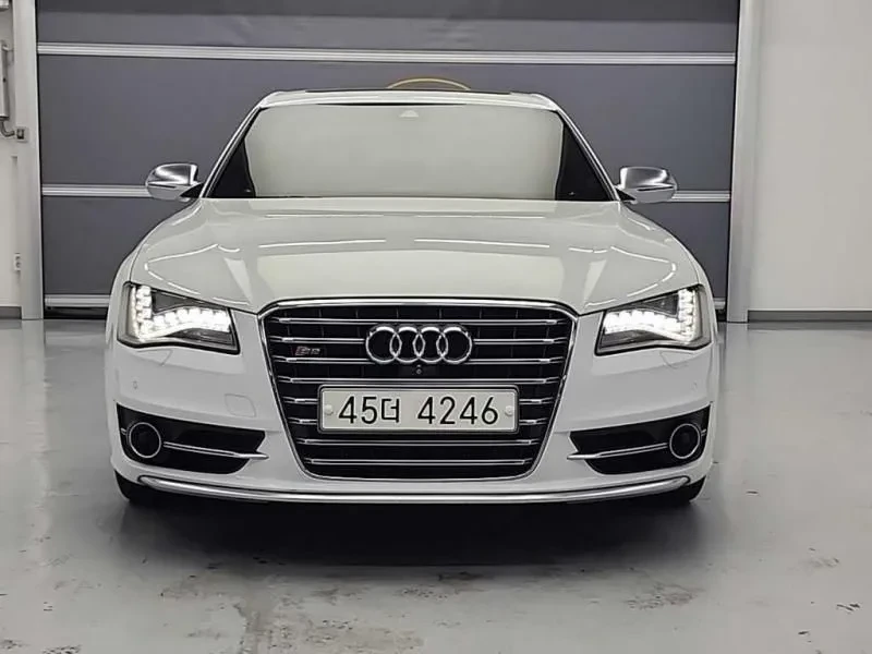 Audi S8 4.0 TFSI Quattro, снимка 2 - Автомобили и джипове - 54203809
