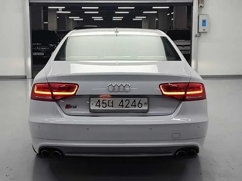 Audi S8 4.0 TFSI Quattro, снимка 3 - Автомобили и джипове - 54203809