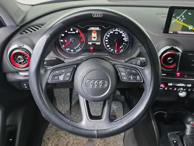 Audi A3 40 Tfsi , снимка 13 - Автомобили и джипове - 55816565