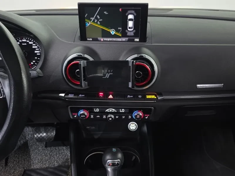 Audi A3 40 Tfsi , снимка 14 - Автомобили и джипове - 55816565