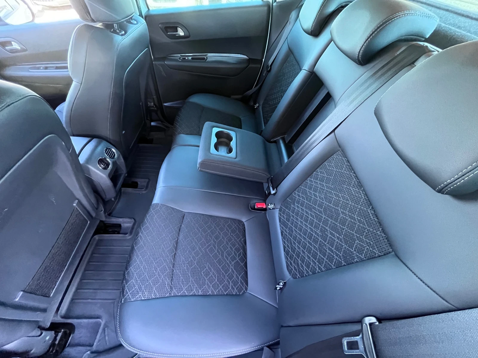 Peugeot 3008 2.0HDI Hybrid 4x4 | Mobile.bg   15