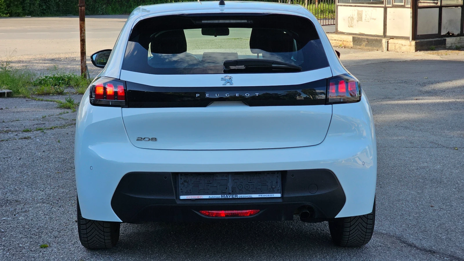 Peugeot 208 1.2 vti като нова  - изображение 6