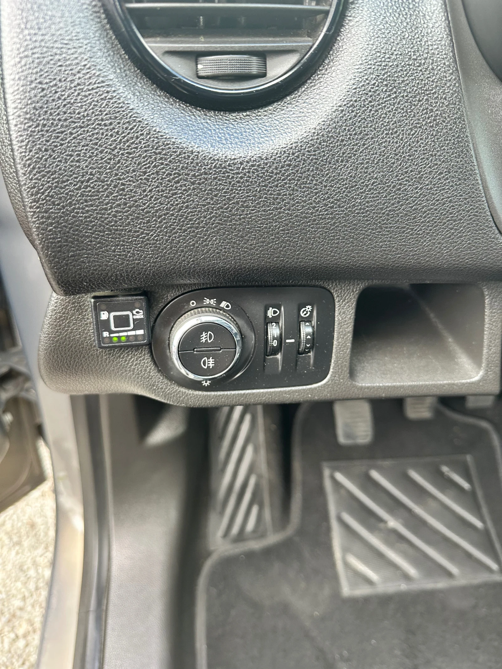 Opel Meriva 1.4 Gaz 101ks - изображение 9