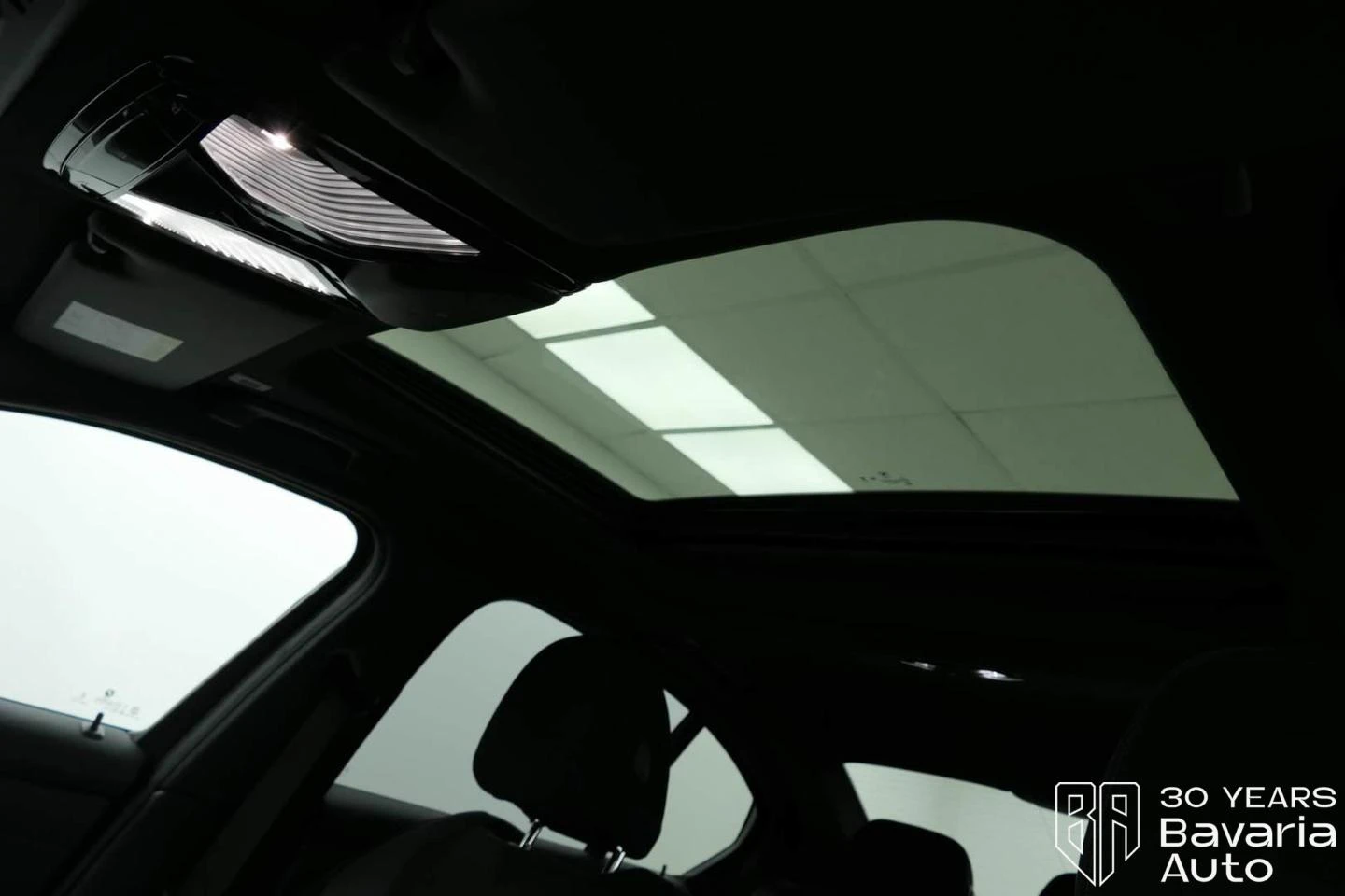BMW 320  i M Sport Paket - изображение 9