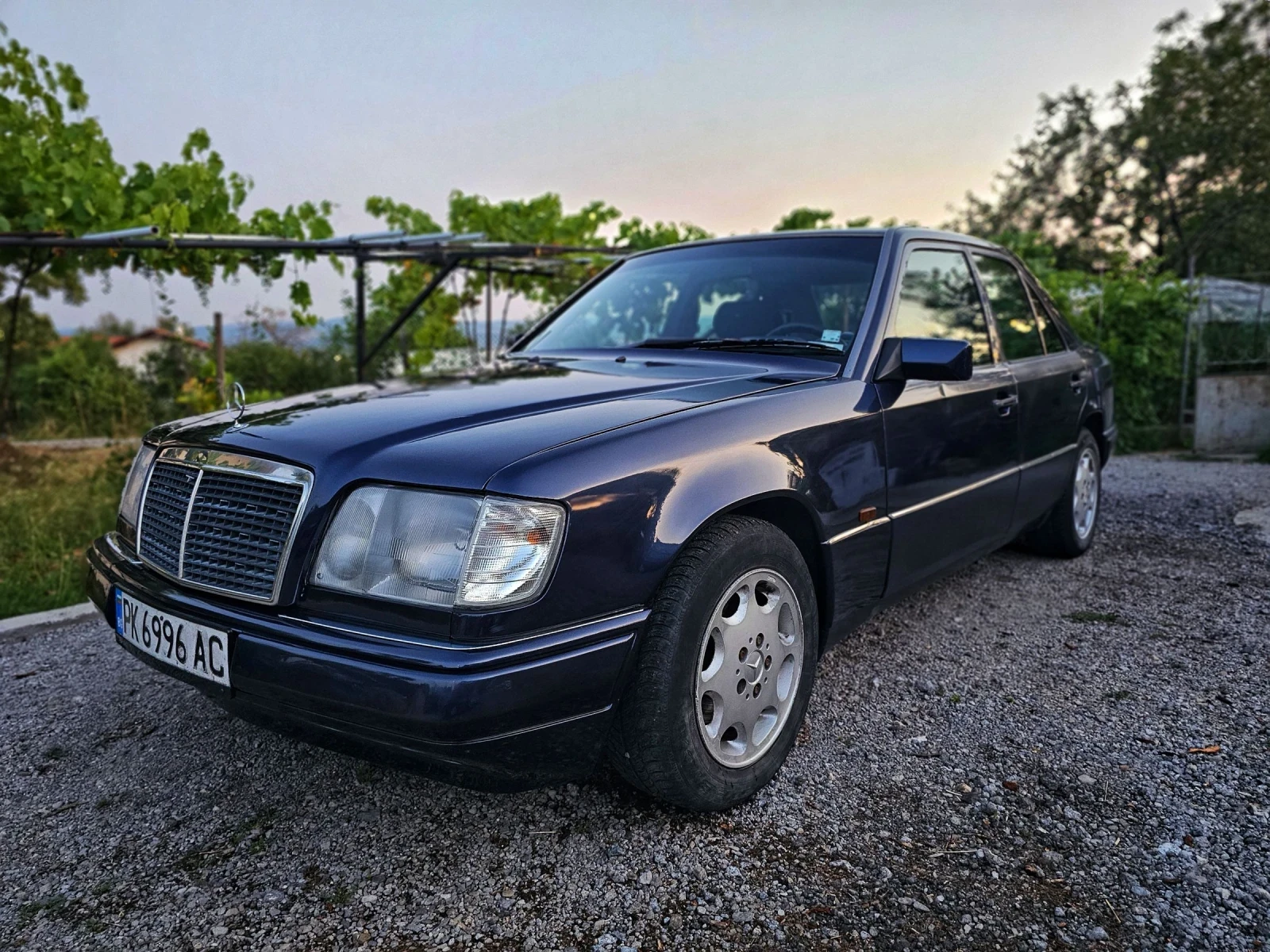 Mercedes-Benz 124 E250  - изображение 2