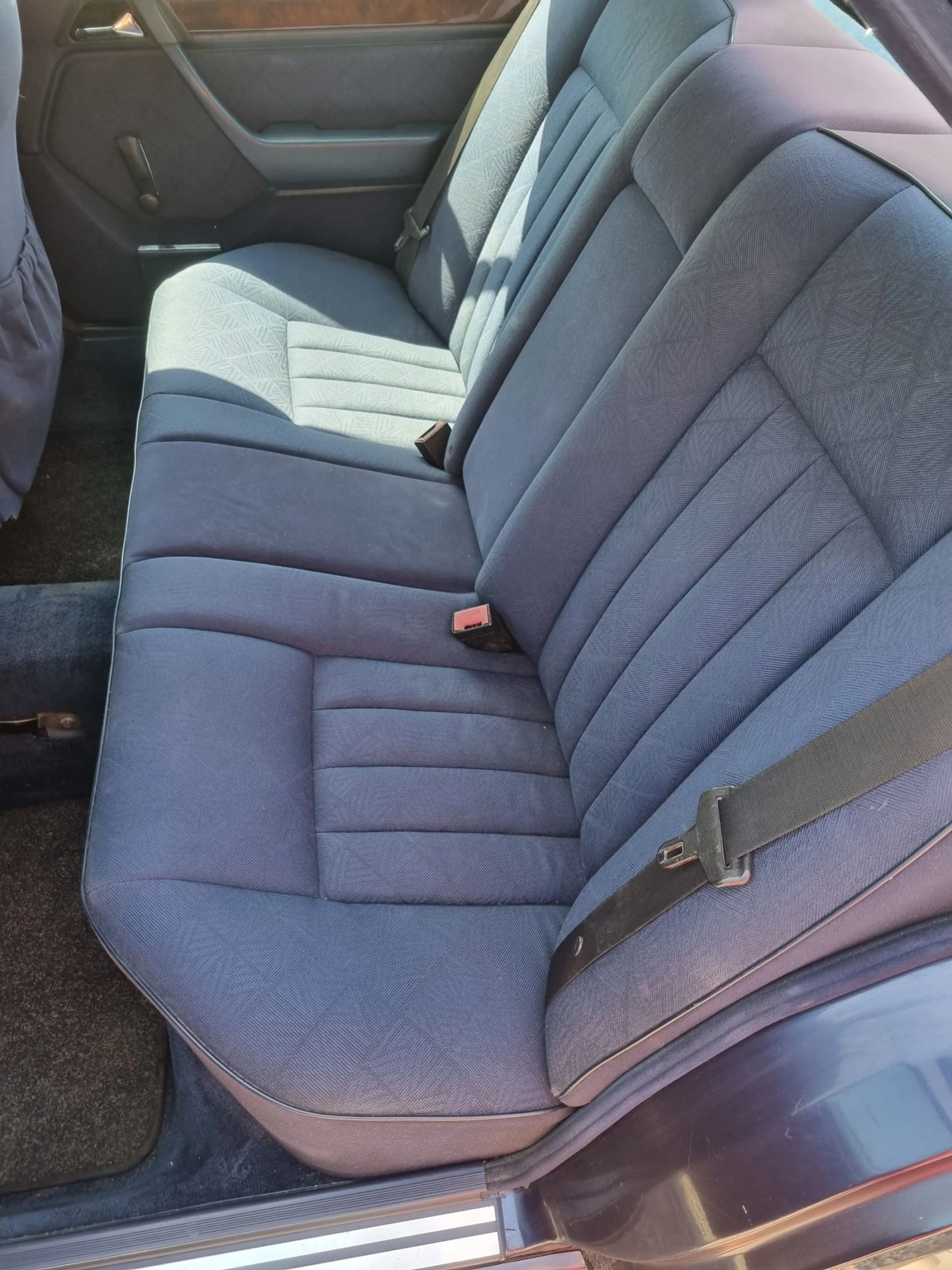 Mercedes-Benz 124 E250  - изображение 8