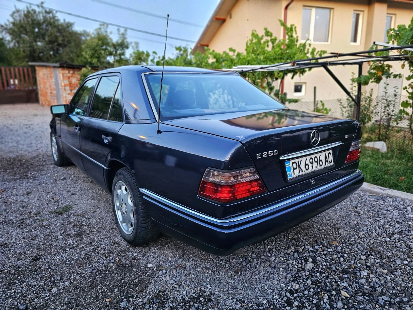 Mercedes-Benz 124 E250  - изображение 4