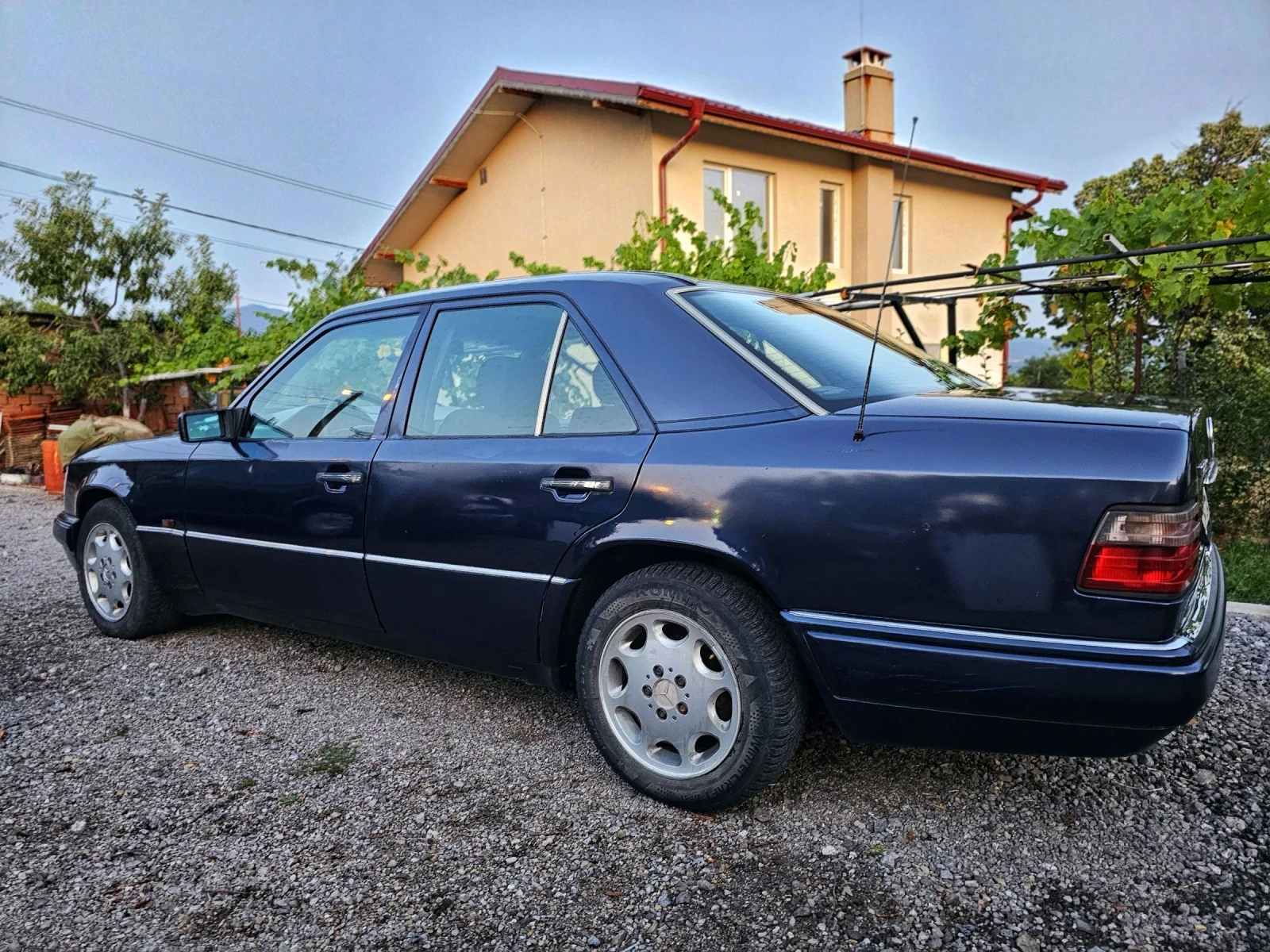 Mercedes-Benz 124 E250  - изображение 3
