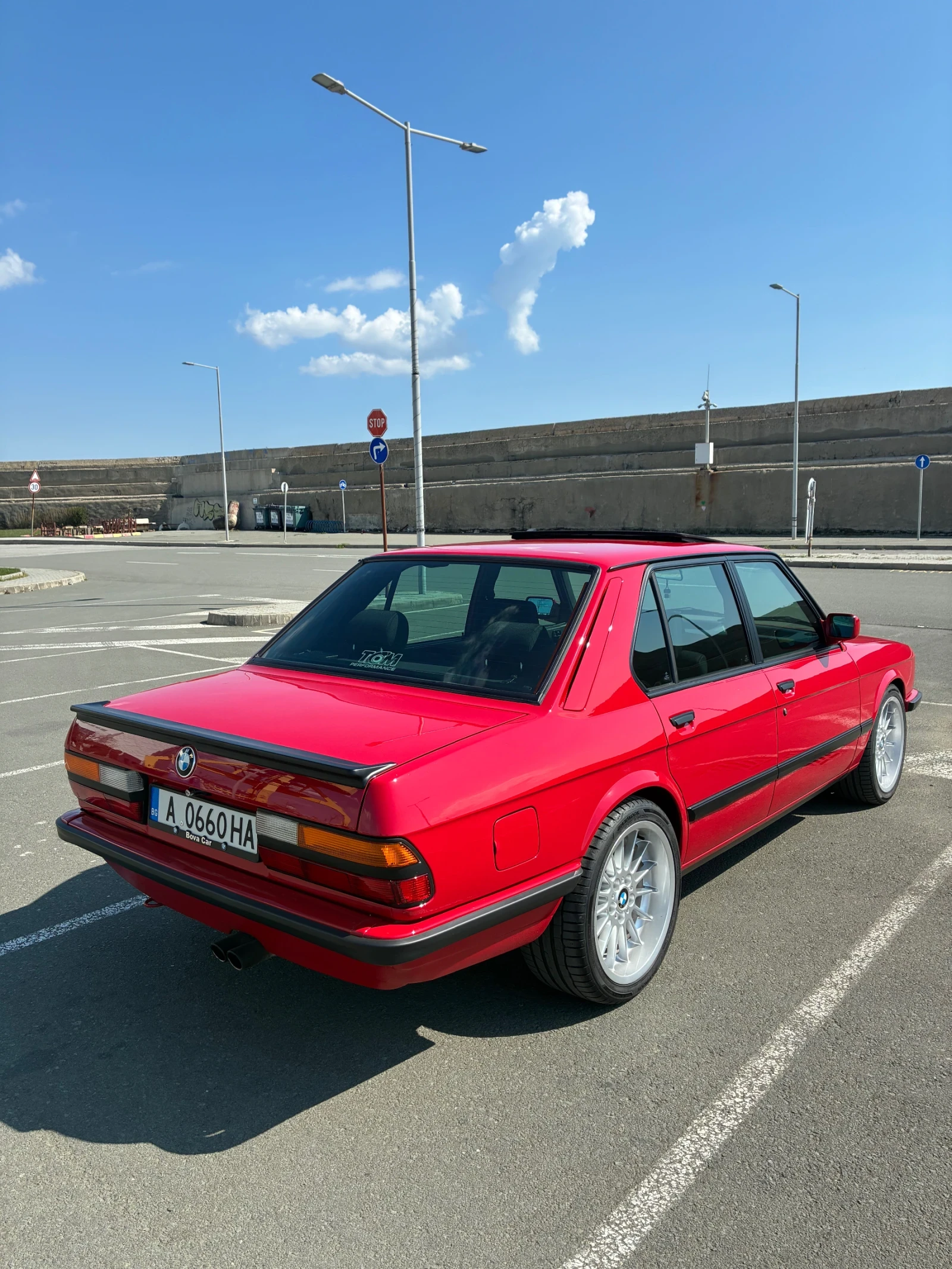 BMW M5 Replica, снимка 3 - Автомобили и джипове - 54149547