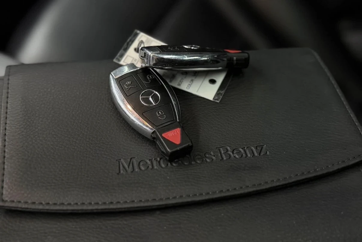 Mercedes-Benz C 300 AMG * ПОДГРЕВ * КАМЕРА * BLIND SPOT * CARFAX * , снимка 11 - Автомобили и джипове - 54556033