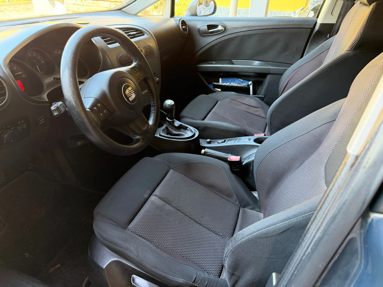 Seat Leon 1.6I-LPG, снимка 6 - Автомобили и джипове - 54628340
