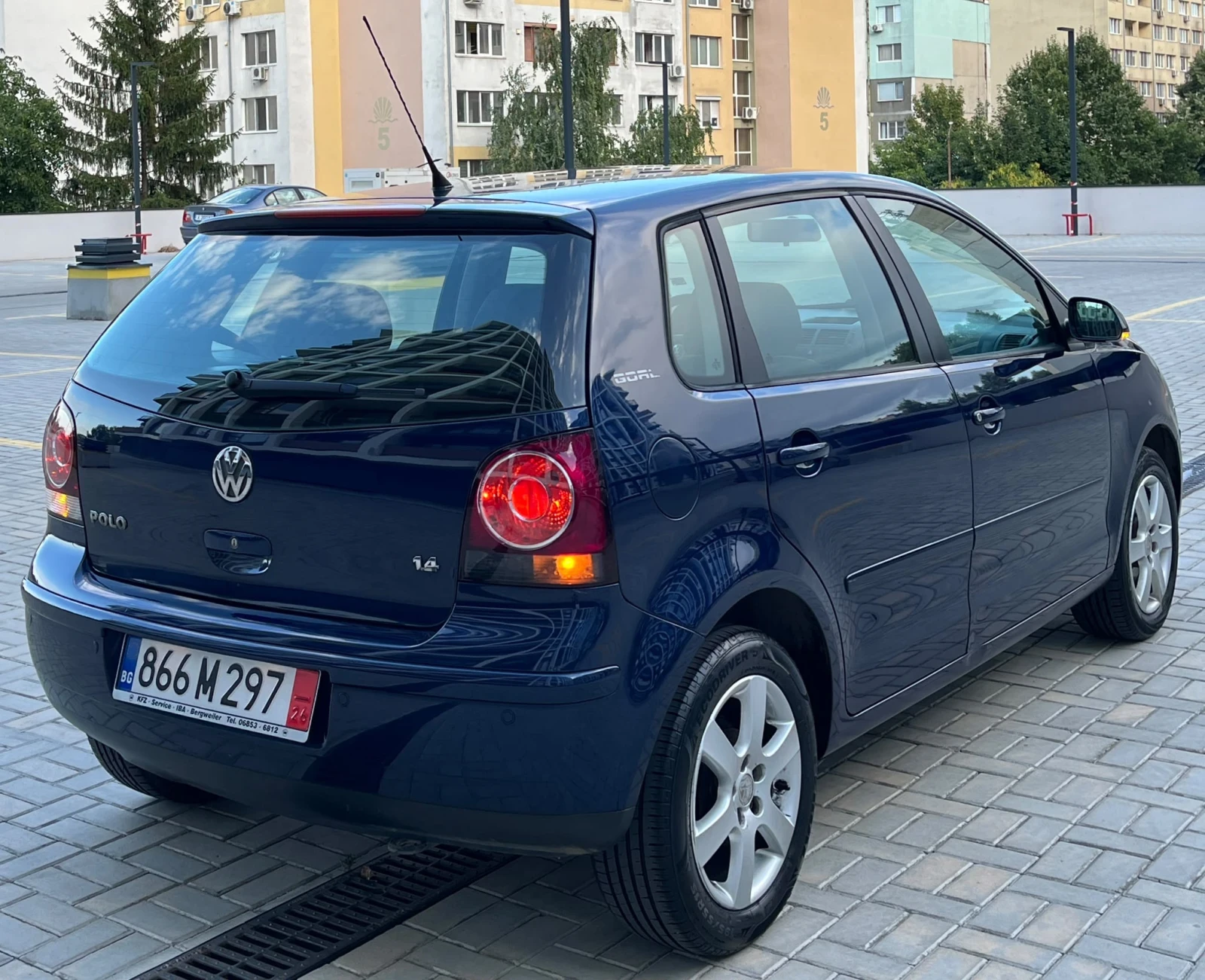 VW Polo 1.4i, снимка 4 - Автомобили и джипове - 55461041
