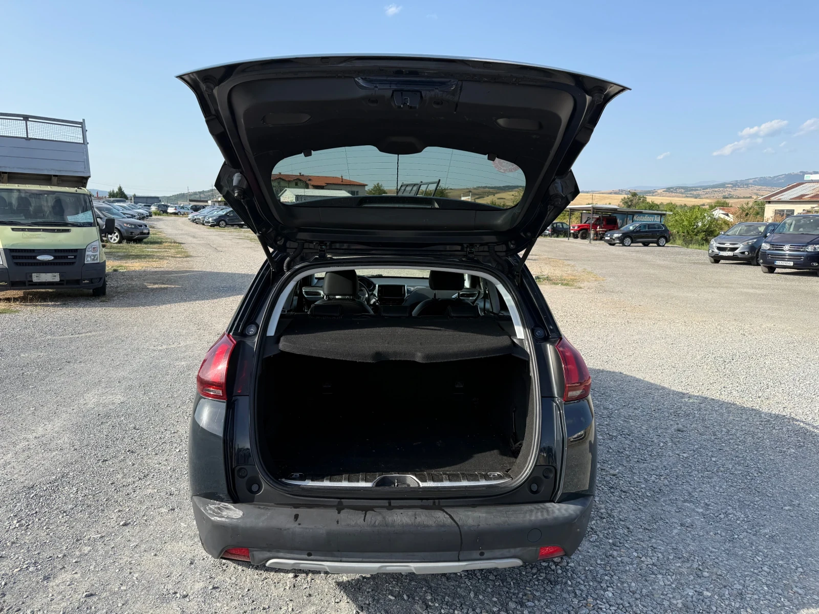 Peugeot 2008 1.2T, снимка 11 - Автомобили и джипове - 55852297