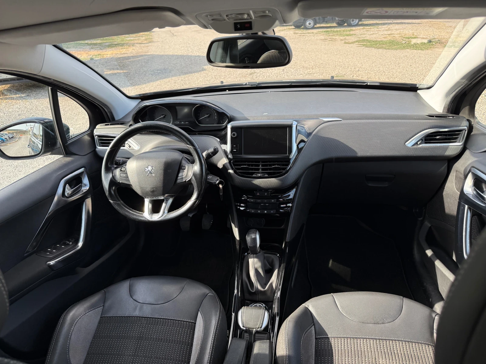 Peugeot 2008 1.2T, снимка 9 - Автомобили и джипове - 55852297