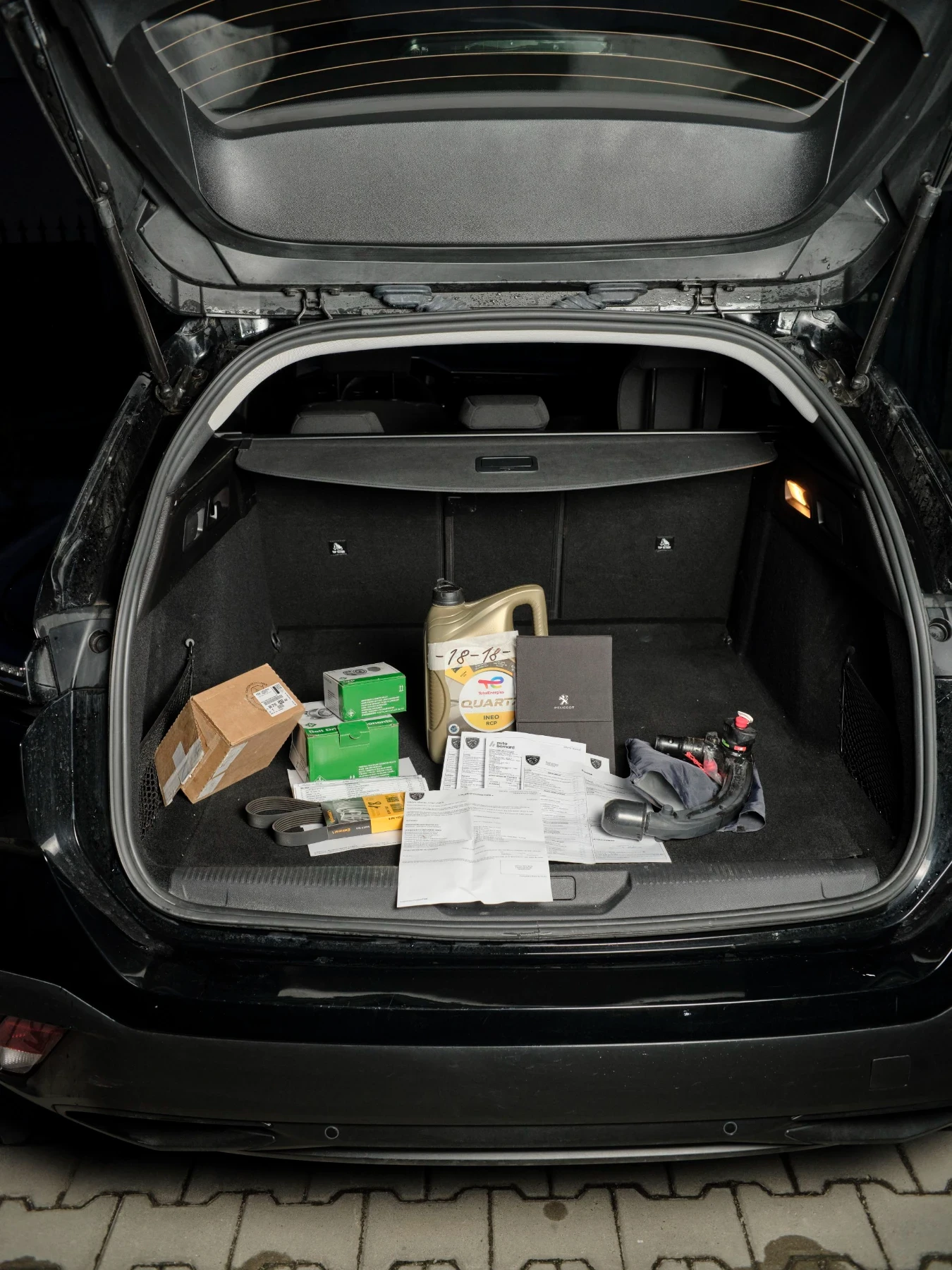 Peugeot 308 SW EAT8 Active Pack ОБСЛУЖЕН , снимка 16 - Автомобили и джипове - 56628786