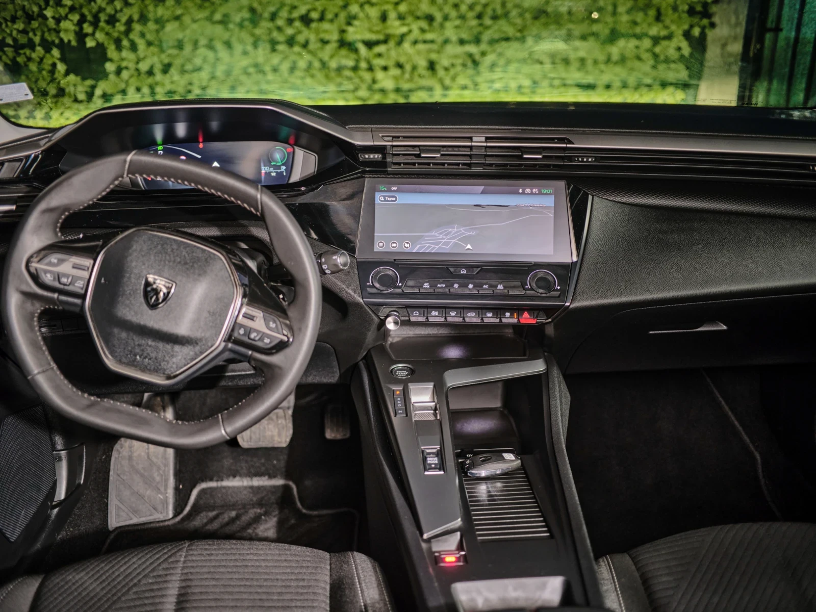 Peugeot 308 SW EAT8 Active Pack ОБСЛУЖЕН , снимка 10 - Автомобили и джипове - 56628786