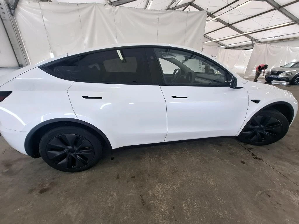 Tesla Model Y Long Range Leather LED Navi 97% SoH, снимка 8 - Автомобили и джипове - 56665777