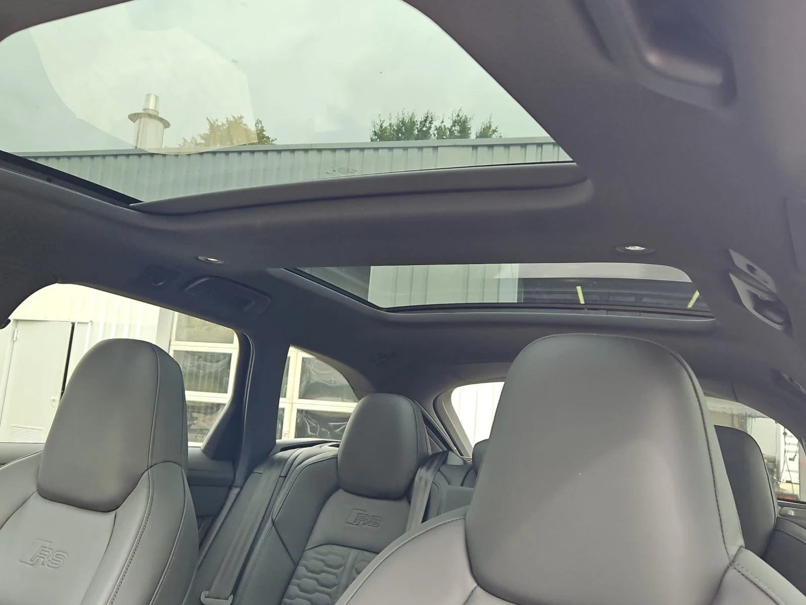 Audi Rs6 BALCKOPT/600HP/360/MATRIX/PANO/B&O/124a, снимка 12 - Автомобили и джипове - 56682449