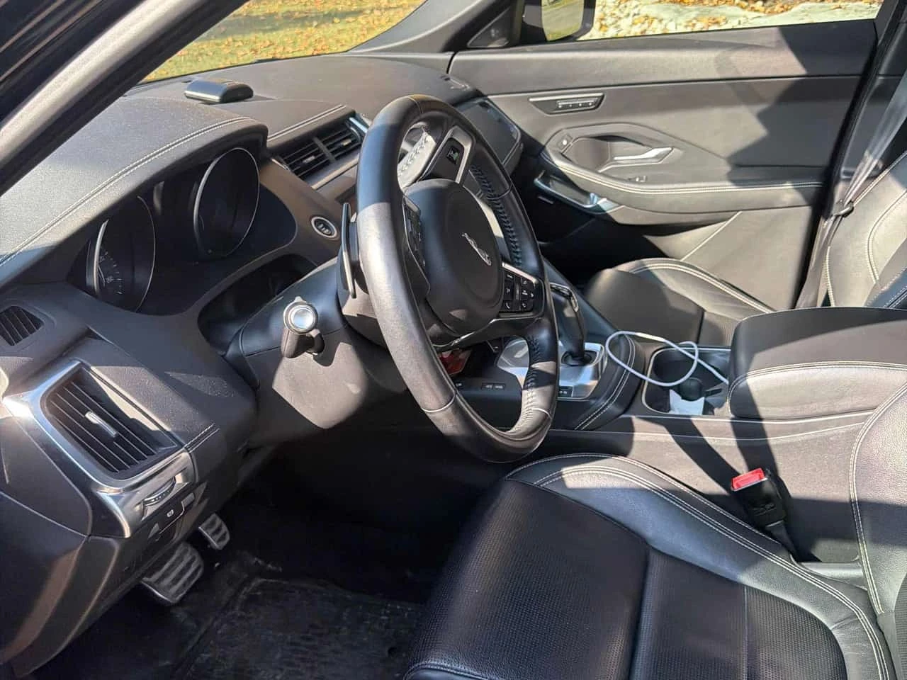 Jaguar E-pace * R Dynamic SE * CARFAX * ����� �� ����������� | Mobile.bg � ����������� 5