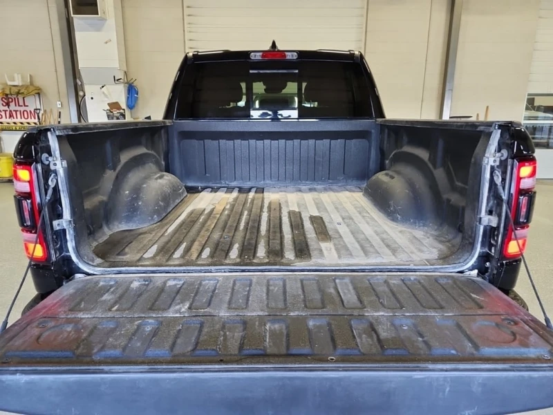 Dodge RAM 1500 * REBEL CREW CAB SHORT BED * CARFAX * БЕЗ ПЪРВОНАЧ, снимка 14 - Автомобили и джипове - 53245319