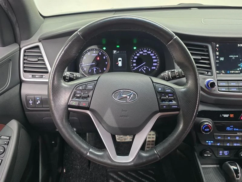 Hyundai Tucson Gasoline 1.6 turbo 2WD| 177к.с., снимка 13 - Автомобили и джипове - 56220911